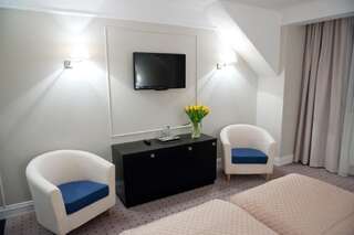 Отель Hotel Focus Люблин Двухместный номер с 1 кроватью или 2 отдельными кроватями-10